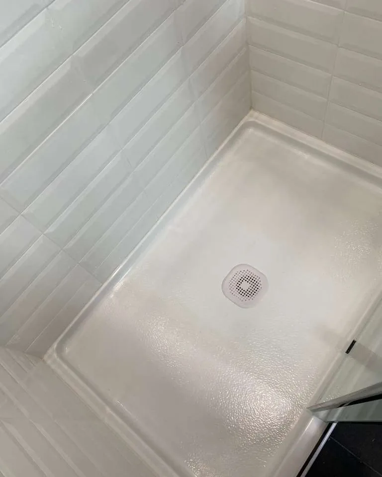 The same shower base white again.
